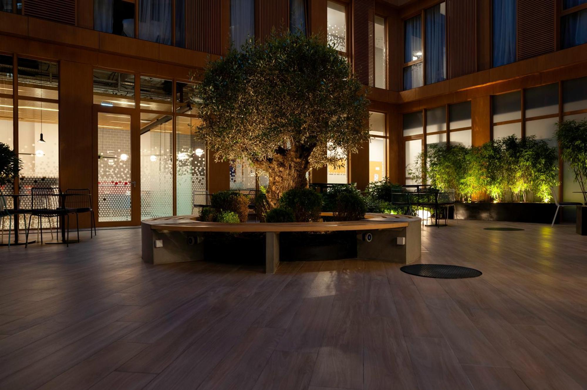 Holiday Inn Express Tbilisi Avlabari By Ihg ภายนอก รูปภาพ